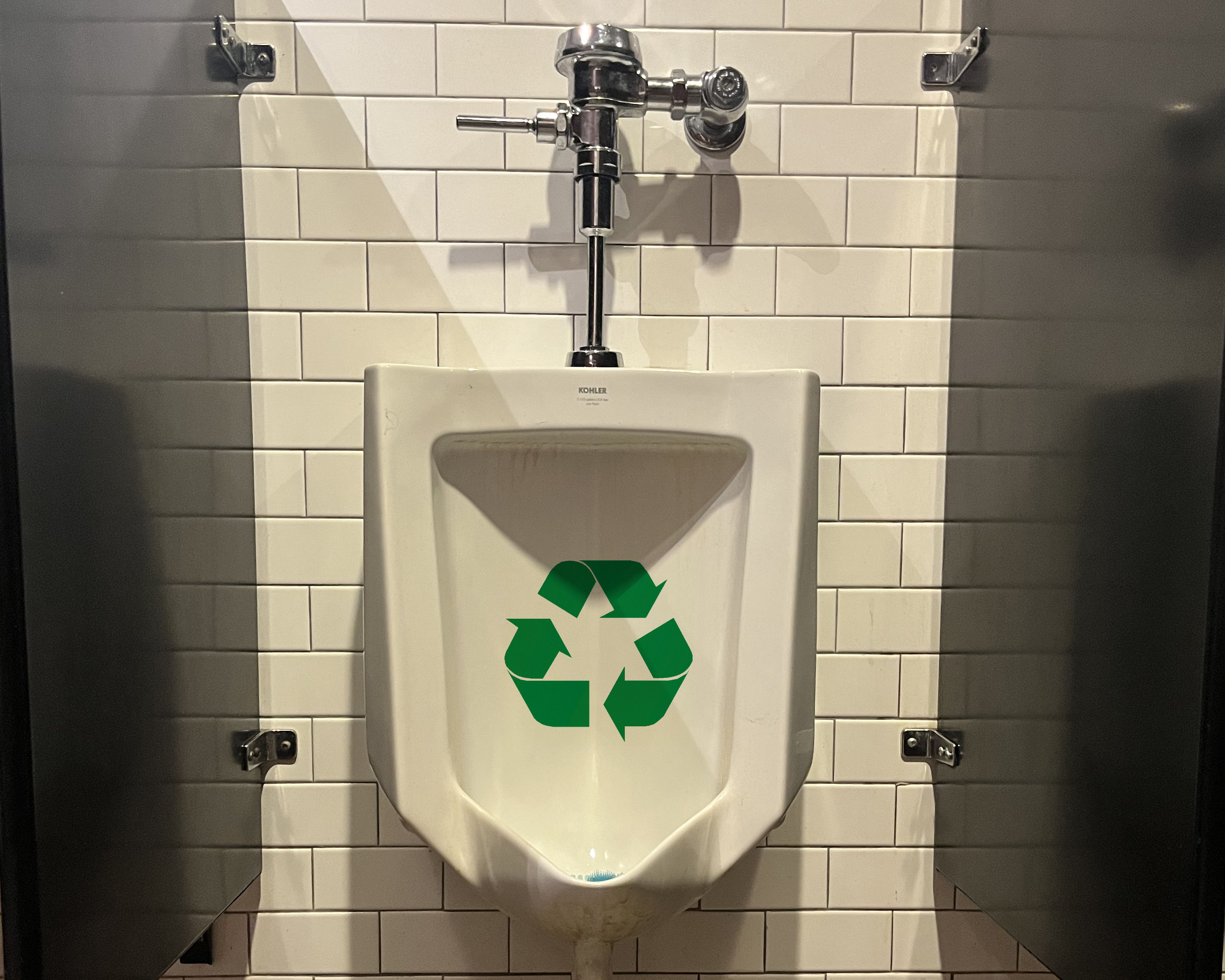 Recycling urinal